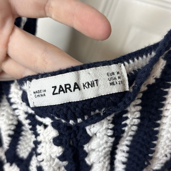 Zara Knit Tank Top M Black White Striped Crochet Sleeveless Tassel Hem Boho - Picture 2 of 9